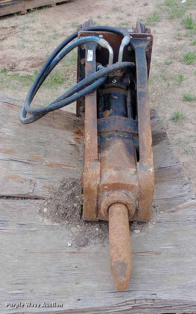 image for item NU9904 Caterpillar  H70 breaker