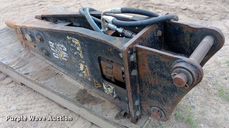 image for item NU9904 Caterpillar  H70 breaker