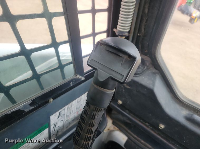 image for item NZ9930 1996 Bobcat  763 skid steer loader