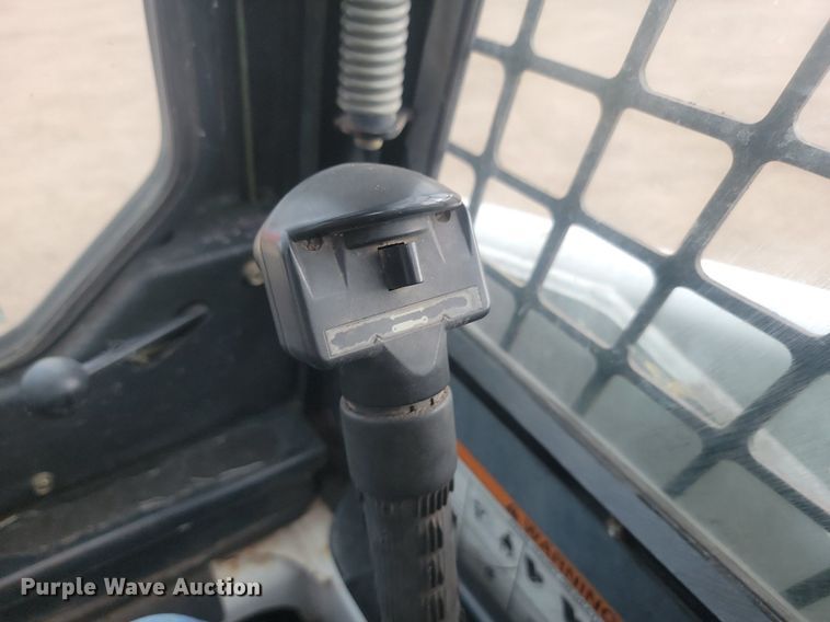 image for item NZ9930 1996 Bobcat  763 skid steer loader