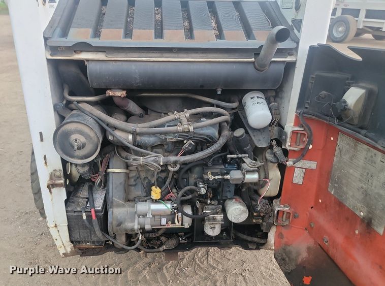 image for item NZ9930 1996 Bobcat  763 skid steer loader