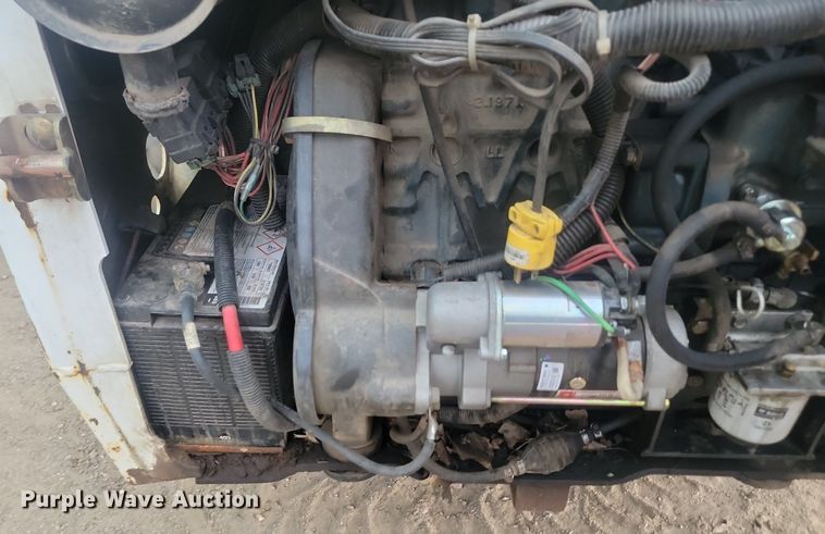 image for item NZ9930 1996 Bobcat  763 skid steer loader