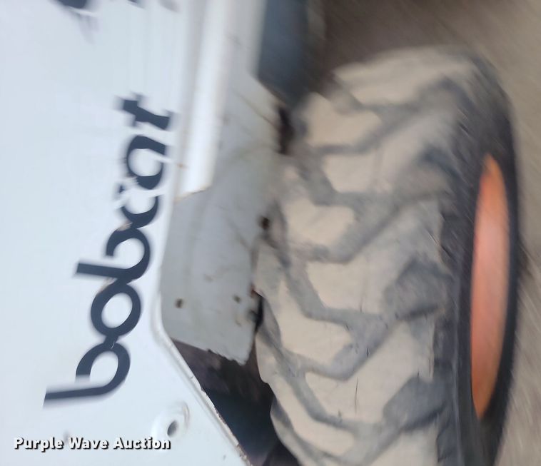 image for item NZ9930 1996 Bobcat  763 skid steer loader