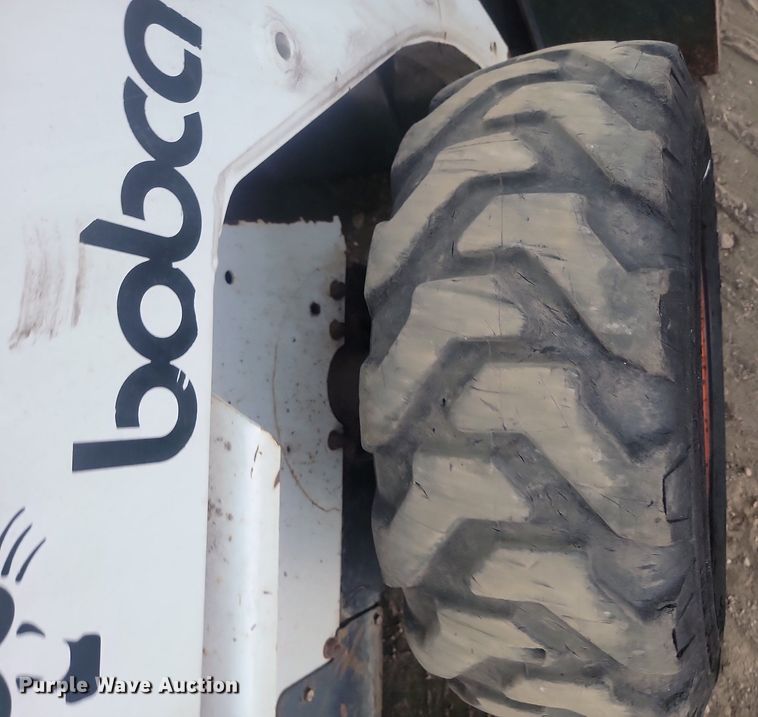 image for item NZ9930 1996 Bobcat  763 skid steer loader