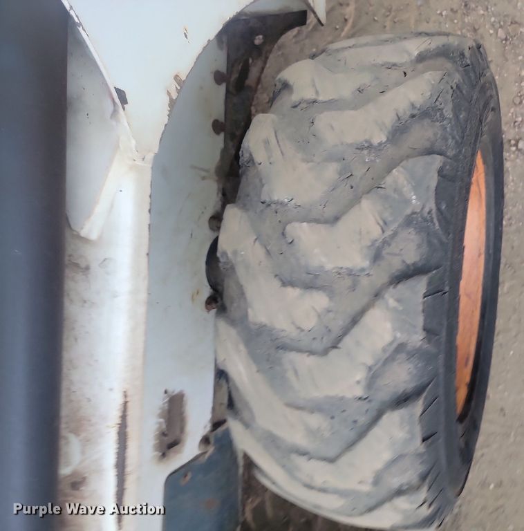 image for item NZ9930 1996 Bobcat  763 skid steer loader