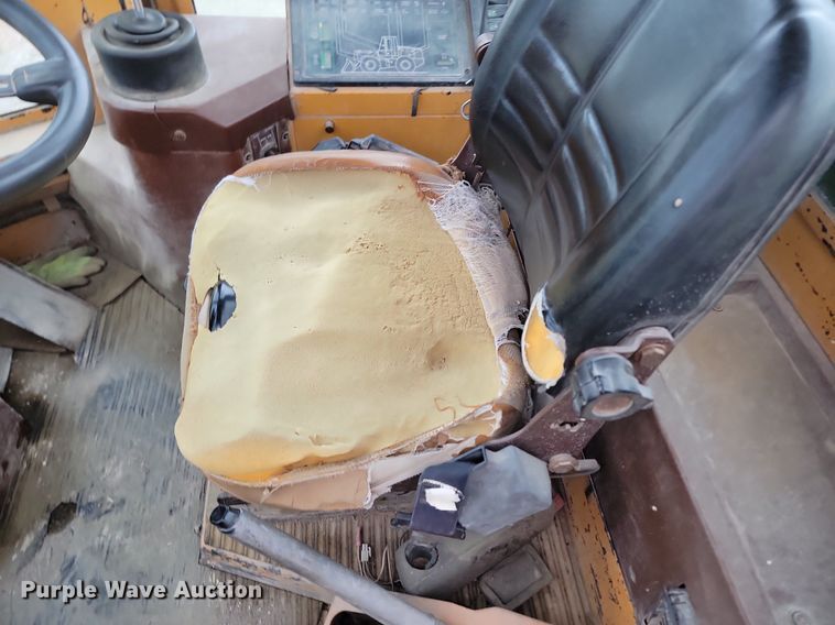 image for item NZ9933 1992 Case 721 wheel loader