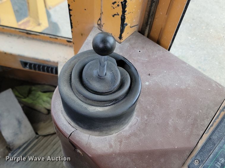 image for item NZ9933 1992 Case 721 wheel loader