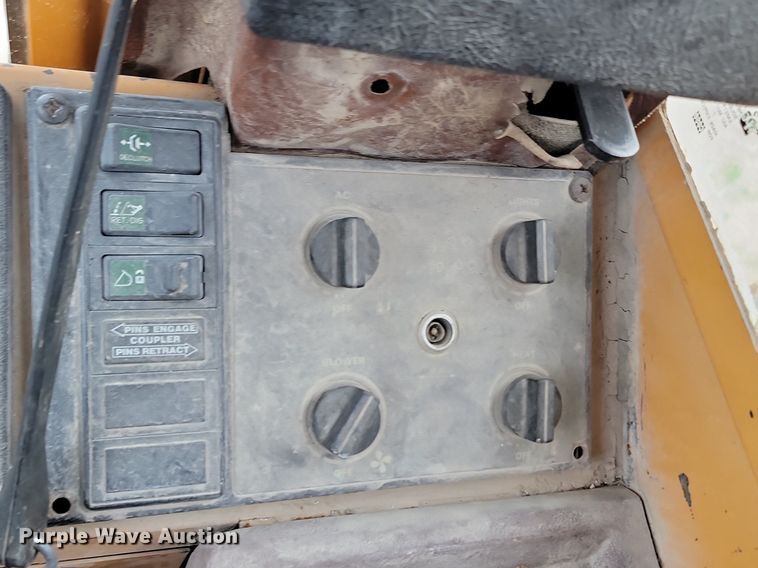 image for item NZ9933 1992 Case 721 wheel loader