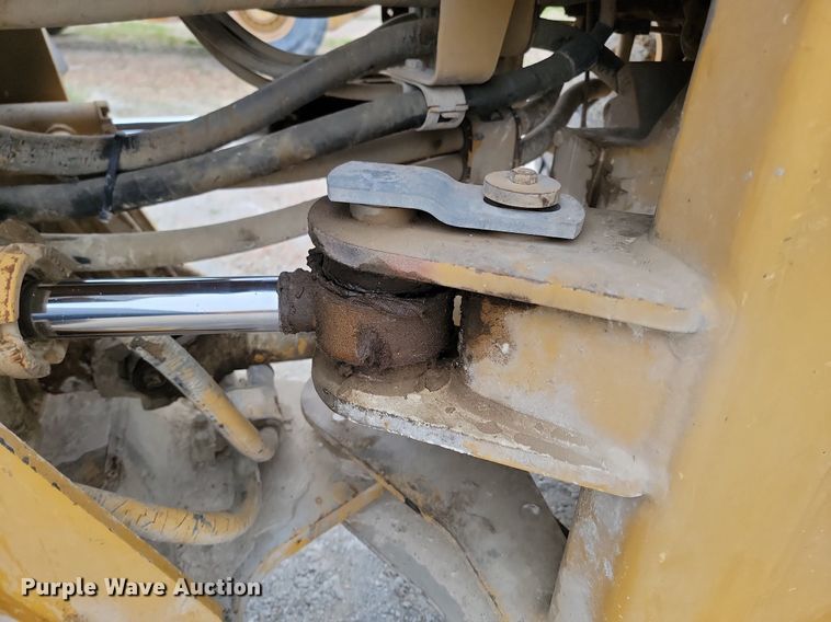 image for item NZ9934 1997 Caterpillar  938F wheel loader