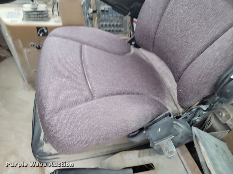 image for item NZ9934 1997 Caterpillar  938F wheel loader