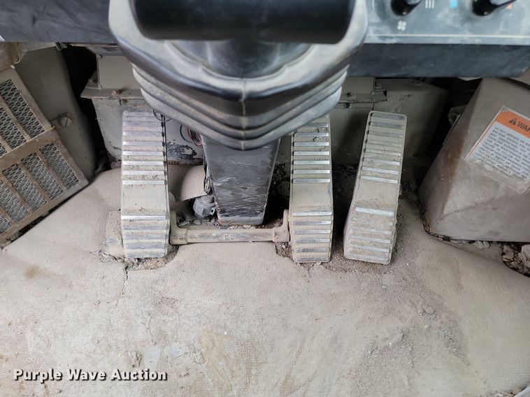 image for item NZ9934 1997 Caterpillar  938F wheel loader