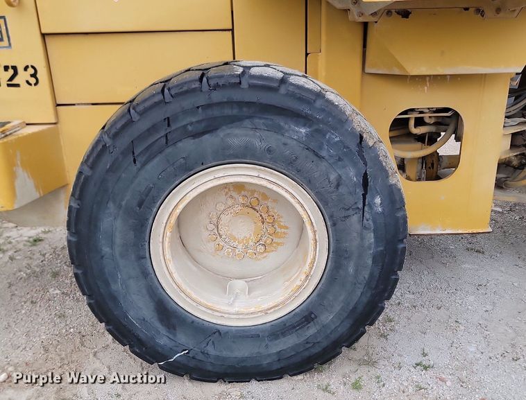 image for item NZ9934 1997 Caterpillar  938F wheel loader