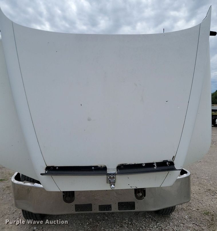 image for item NZ9936 2003 Mack CH600 semi truck