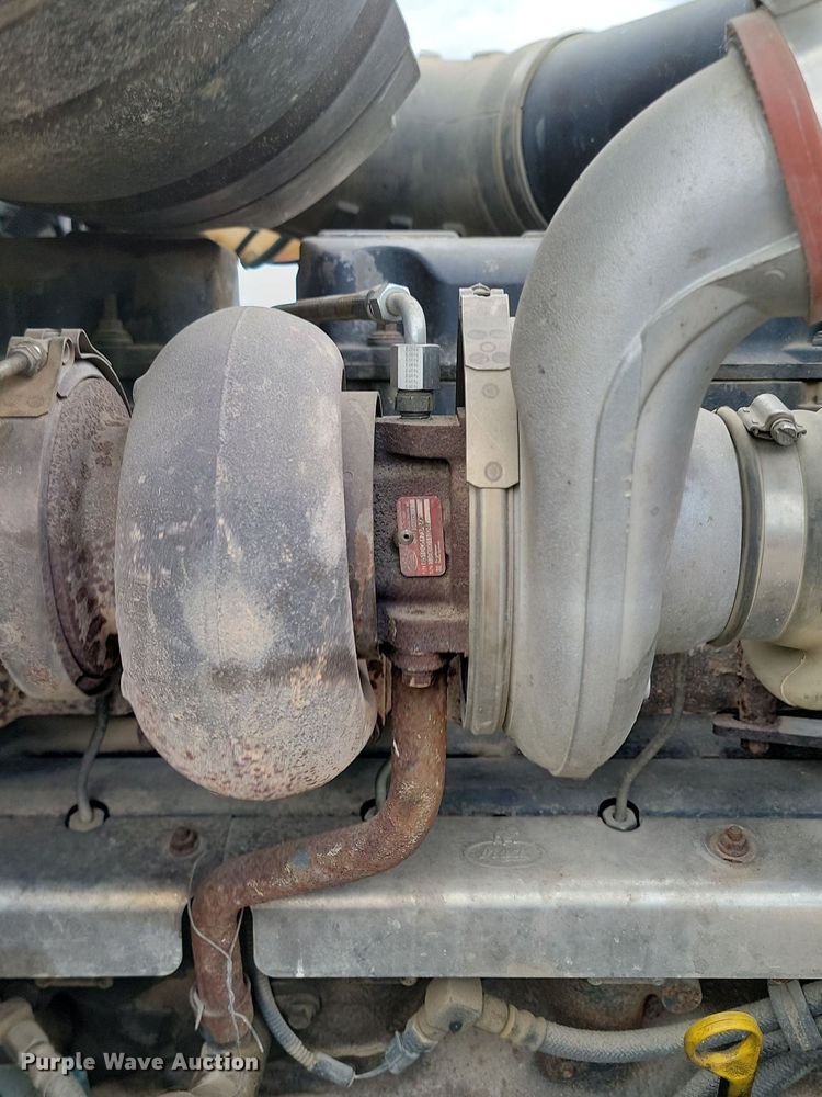 image for item NZ9936 2003 Mack CH600 semi truck