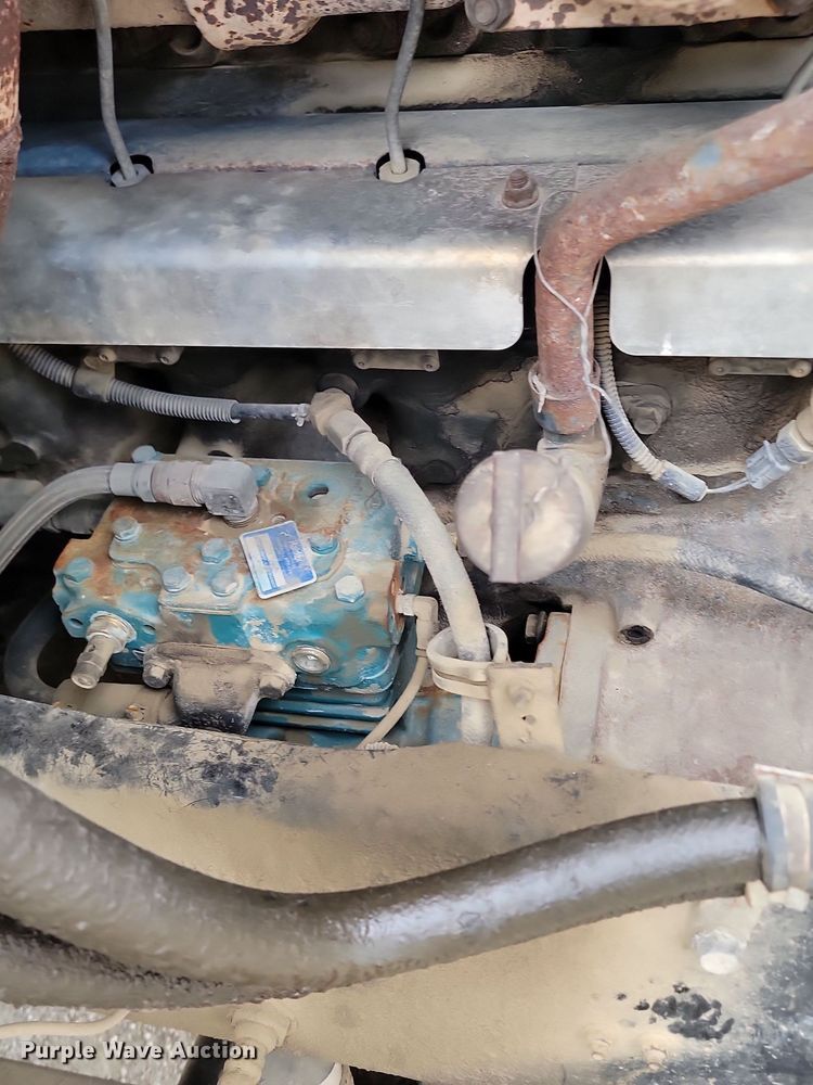 image for item NZ9936 2003 Mack CH600 semi truck