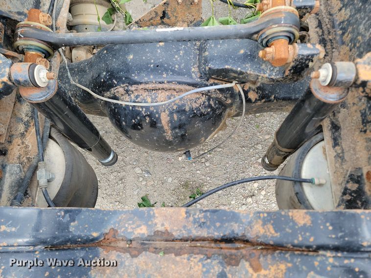 image for item NZ9936 2003 Mack CH600 semi truck