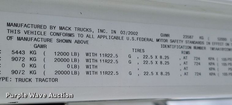 image for item NZ9936 2003 Mack CH600 semi truck