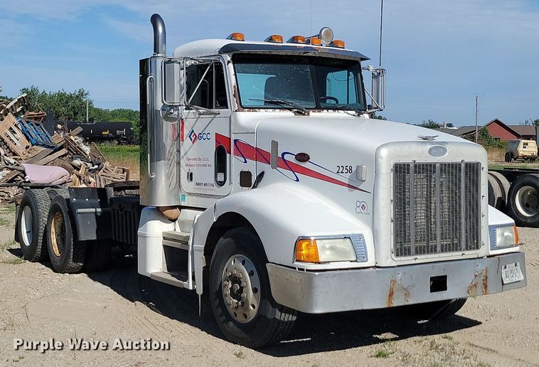 image for item NZ9937 1999 Peterbilt 377 semi truck