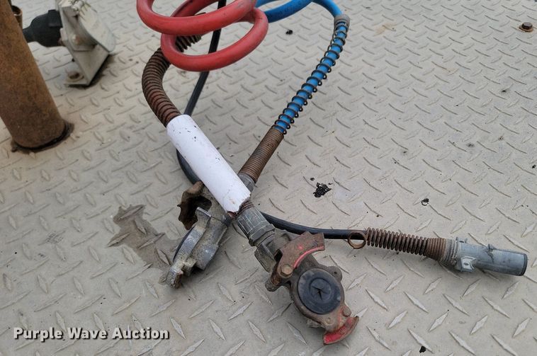 image for item NZ9937 1999 Peterbilt 377 semi truck