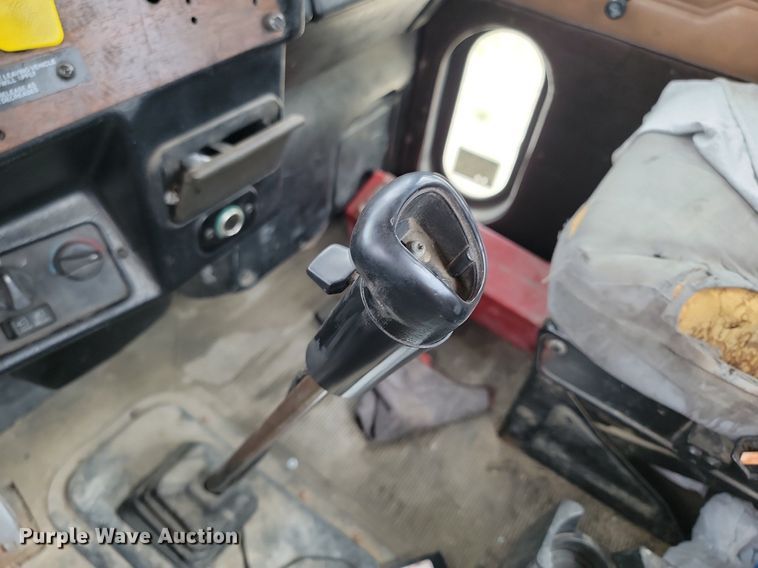 image for item NZ9937 1999 Peterbilt 377 semi truck