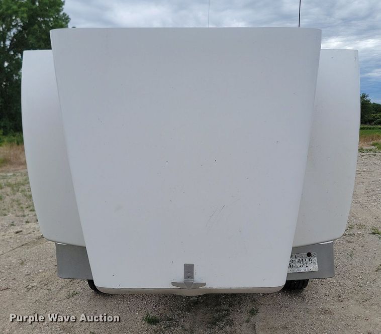 image for item NZ9937 1999 Peterbilt 377 semi truck