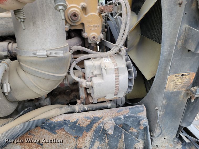 image for item NZ9937 1999 Peterbilt 377 semi truck