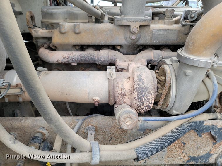 image for item NZ9937 1999 Peterbilt 377 semi truck