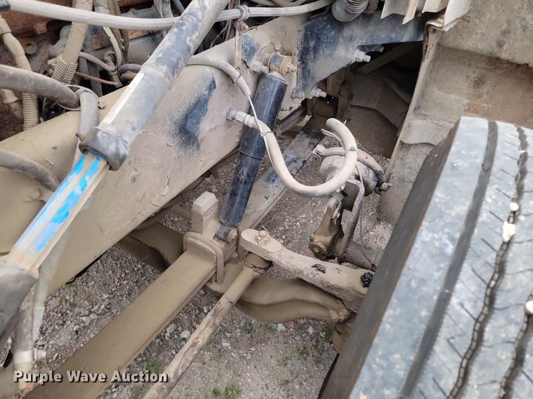 image for item NZ9937 1999 Peterbilt 377 semi truck