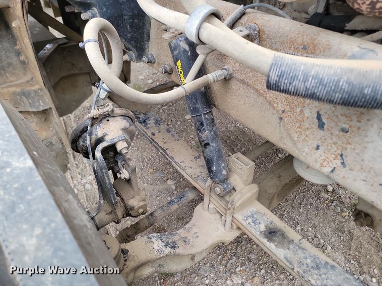 image for item NZ9937 1999 Peterbilt 377 semi truck