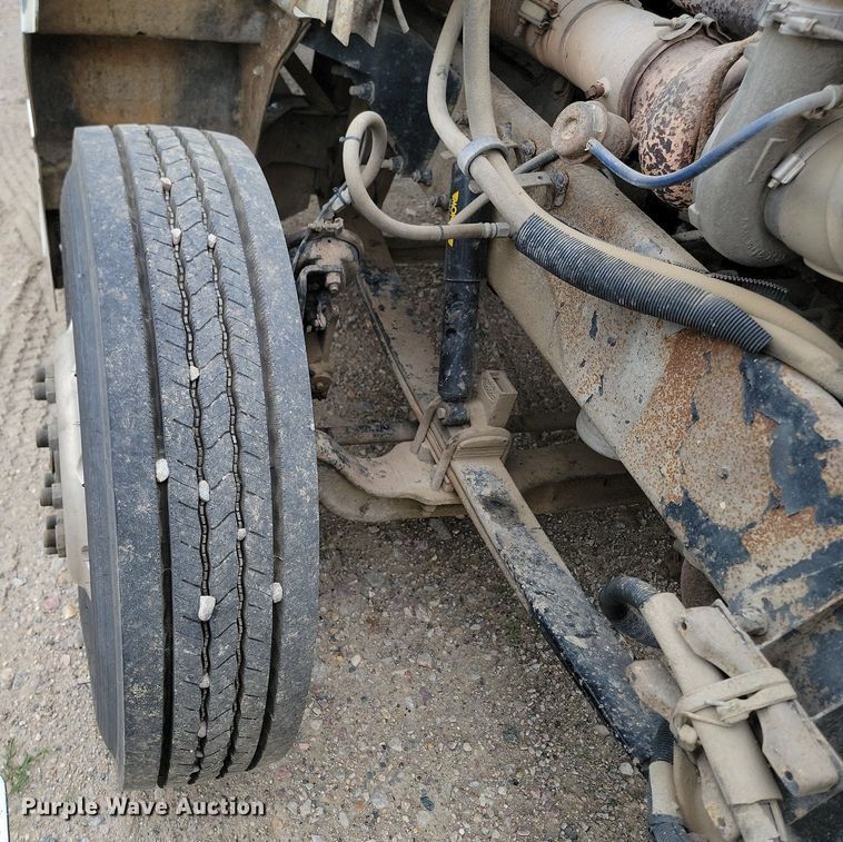 image for item NZ9937 1999 Peterbilt 377 semi truck