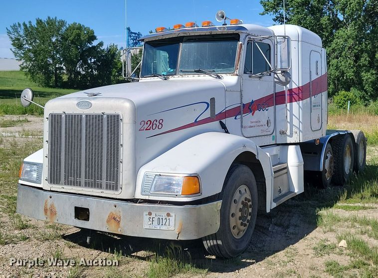 image for item NZ9938 2000 Peterbilt  377 semi truck
