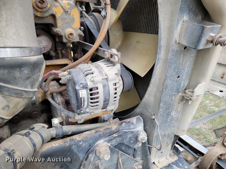 image for item NZ9938 2000 Peterbilt  377 semi truck