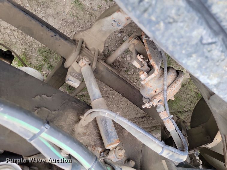 image for item NZ9938 2000 Peterbilt  377 semi truck