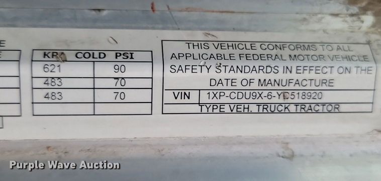 image for item NZ9938 2000 Peterbilt  377 semi truck