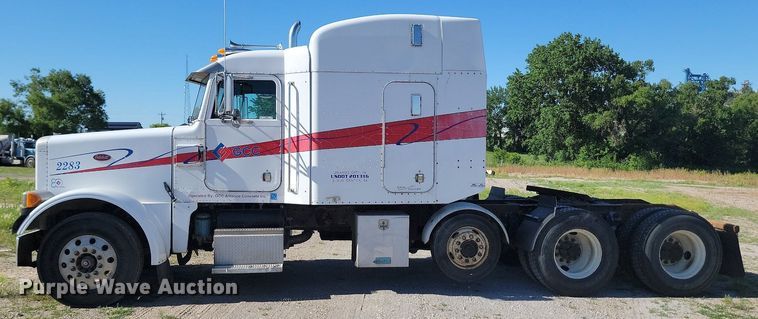image for item NZ9939 2002 Peterbilt  378 semi truck