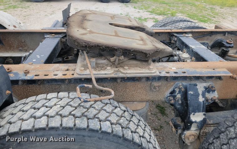 image for item NZ9939 2002 Peterbilt  378 semi truck