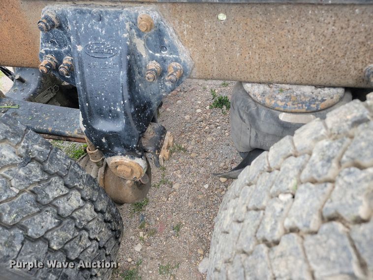 image for item NZ9939 2002 Peterbilt  378 semi truck