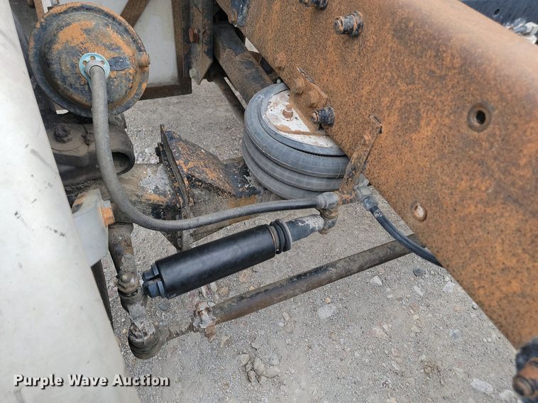 image for item NZ9939 2002 Peterbilt  378 semi truck