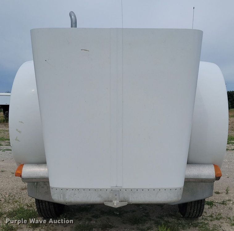 image for item NZ9939 2002 Peterbilt  378 semi truck