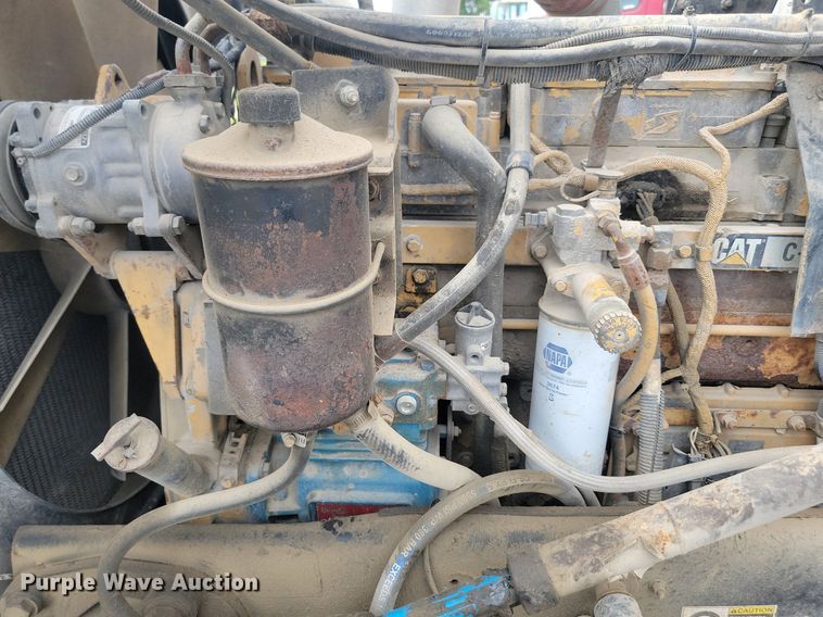 image for item NZ9939 2002 Peterbilt  378 semi truck