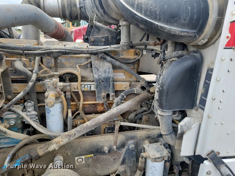 image for item NZ9939 2002 Peterbilt  378 semi truck