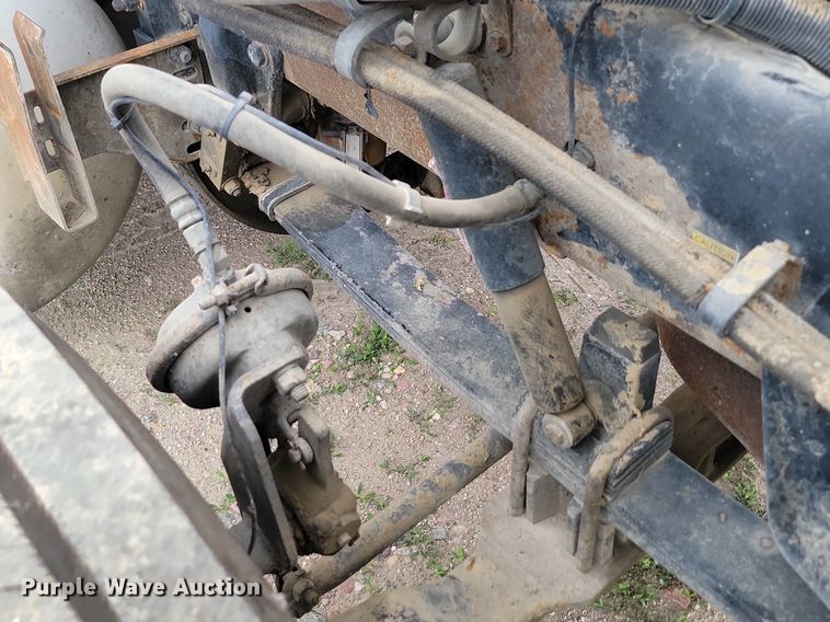 image for item NZ9939 2002 Peterbilt  378 semi truck