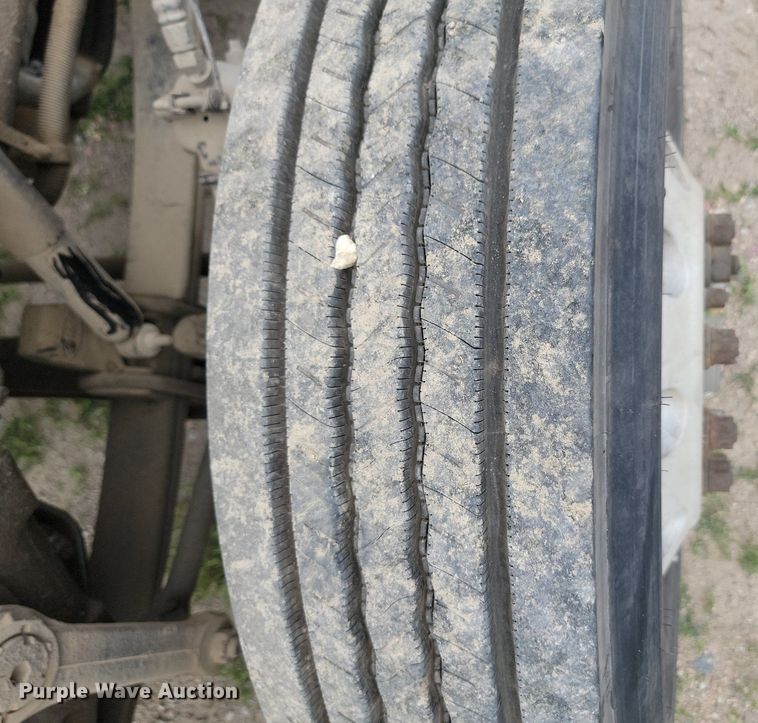 image for item NZ9939 2002 Peterbilt  378 semi truck