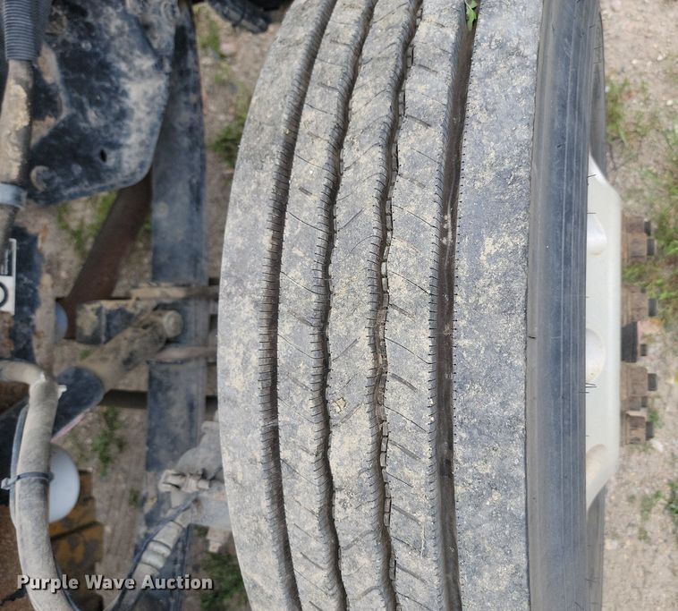 image for item NZ9939 2002 Peterbilt  378 semi truck