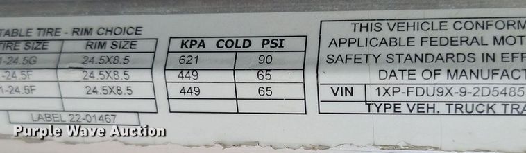 image for item NZ9939 2002 Peterbilt  378 semi truck