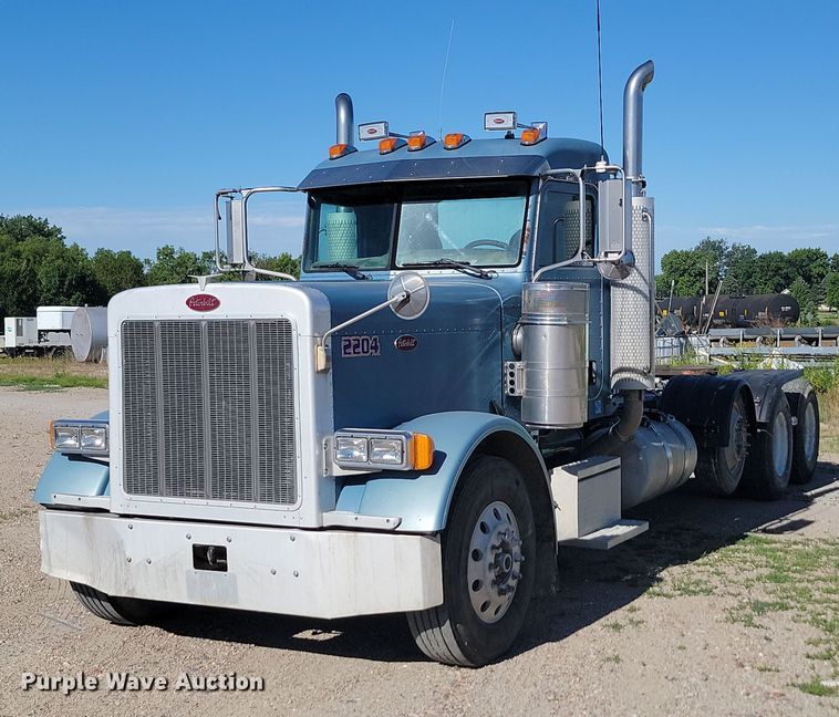 image for item NZ9941 2006 Peterbilt  379 semi truck