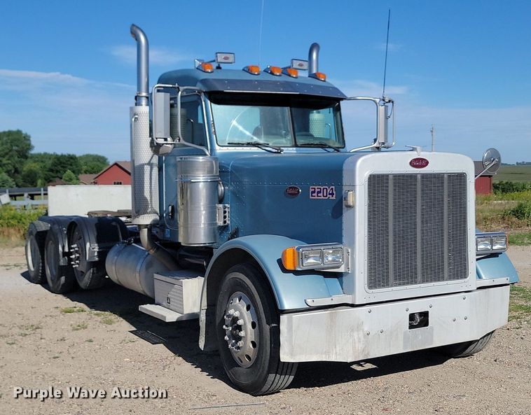 image for item NZ9941 2006 Peterbilt  379 semi truck
