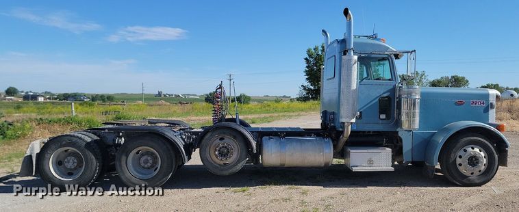 image for item NZ9941 2006 Peterbilt  379 semi truck
