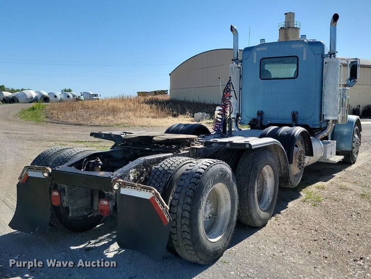 image for item NZ9941 2006 Peterbilt  379 semi truck