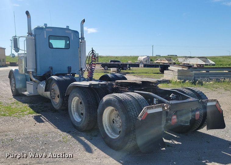 image for item NZ9941 2006 Peterbilt  379 semi truck